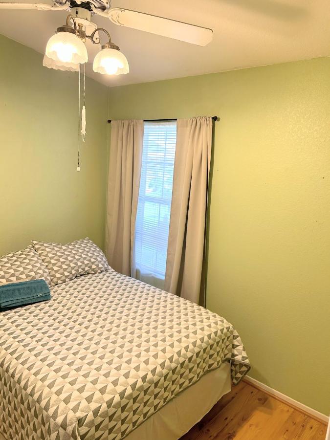 Evergreen Jolly Room With Tv Hemet Exterior foto